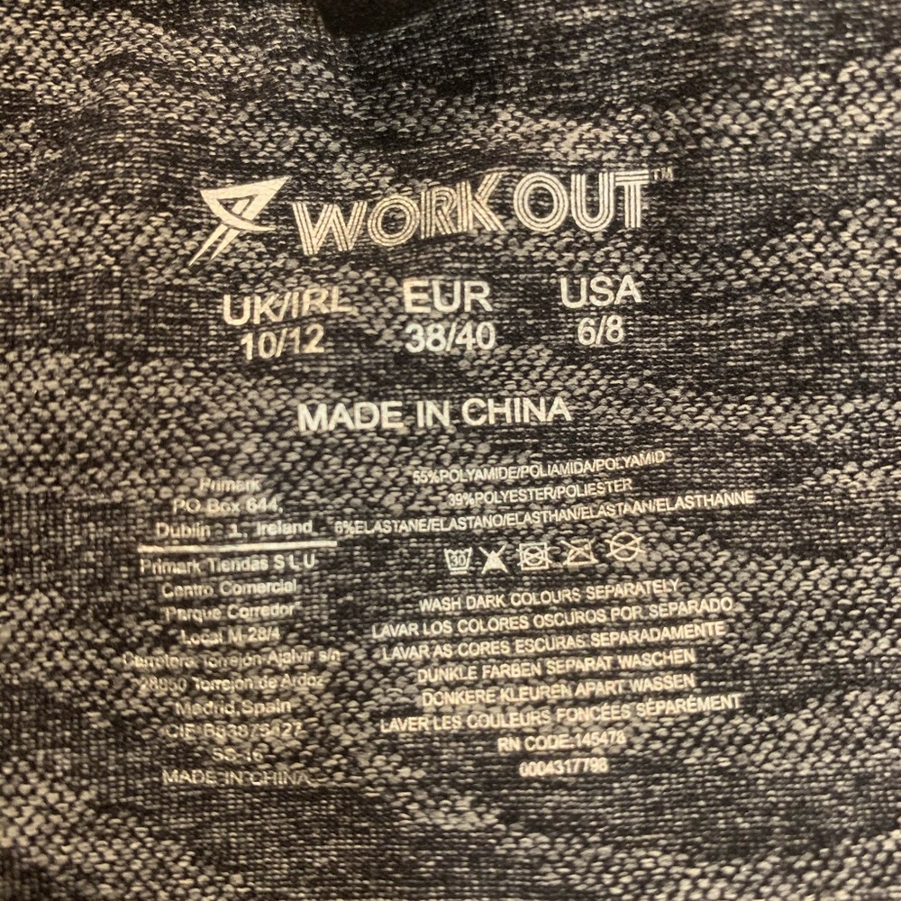 Workout top - Picture 2 of 3